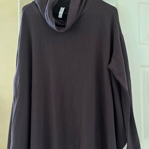 Athleta turtleneck purple pullover size Large